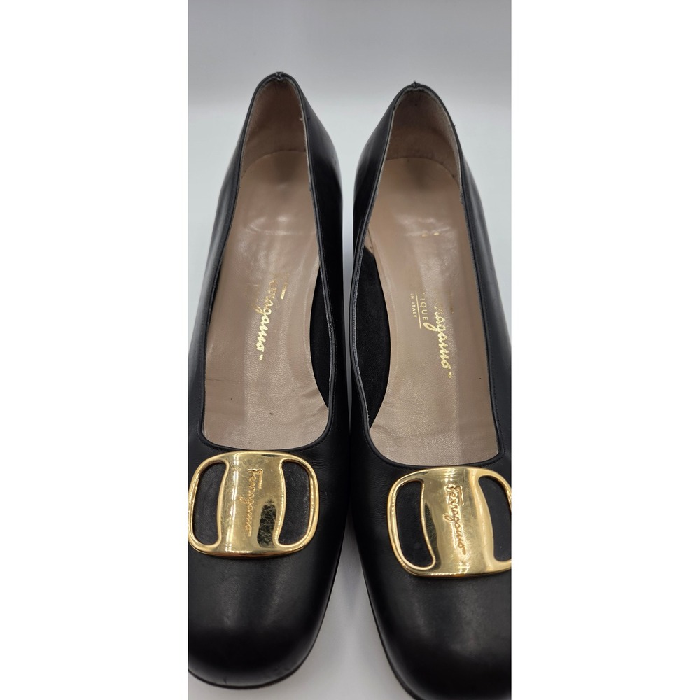 Salvatore Ferragamo Gancini Women's Pumps 8.5 B Black Leather Gold Buckle Italy - Picture 10 of 14